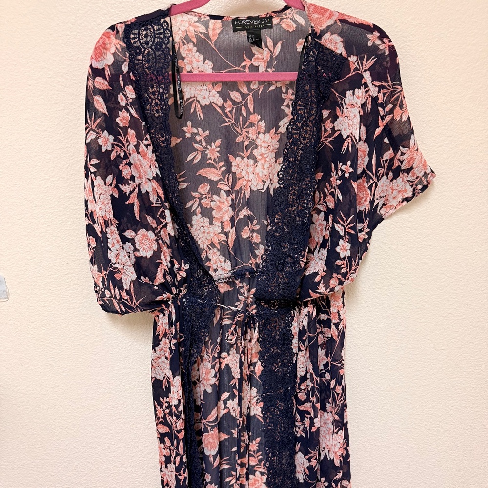 Forever 21 Plus Size Floral and Lace Kimono Robe or Duster‎ Navy Pink Women's 1X